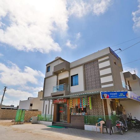 Spot On 37366 Hotel Mahalaxmi Dwārka Екстериор снимка