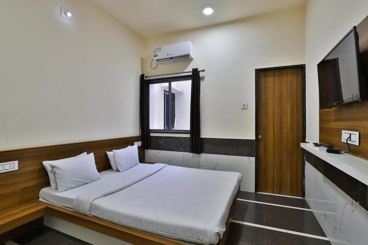 Spot On 37366 Hotel Mahalaxmi Dwārka Екстериор снимка