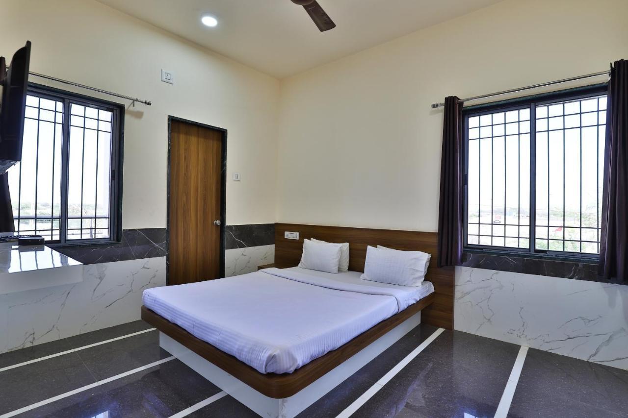 Spot On 37366 Hotel Mahalaxmi Dwārka Екстериор снимка