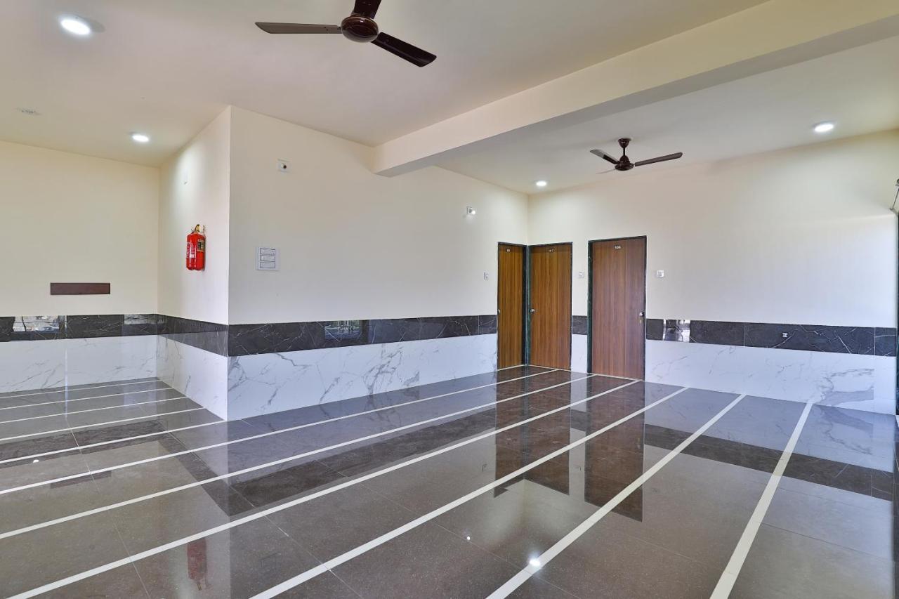 Spot On 37366 Hotel Mahalaxmi Dwārka Екстериор снимка