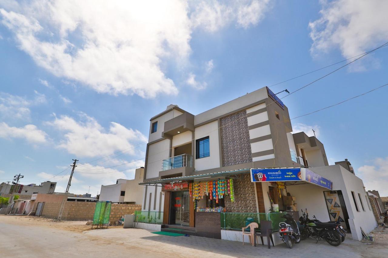Spot On 37366 Hotel Mahalaxmi Dwārka Екстериор снимка